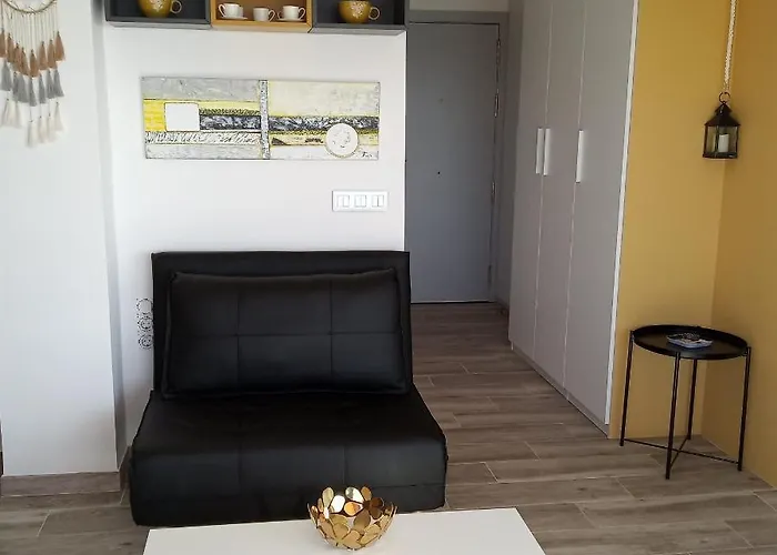 Апартаменти Luxury Vista Mar Y Playa Torres Del Sol B404