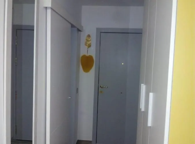 Апартаменти Luxury Vista Mar Y Playa Torres Del Sol B404