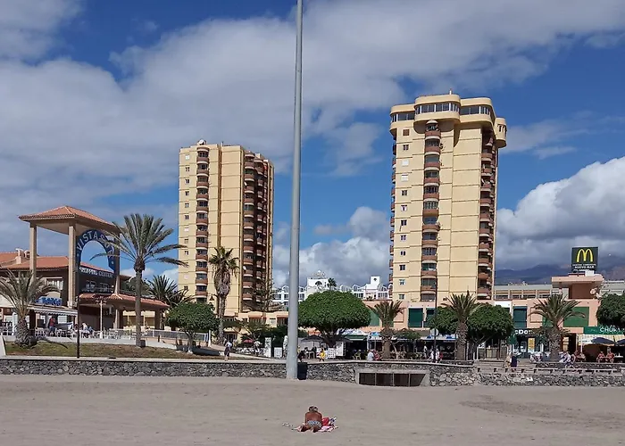 Апартаменти Luxury Vista Mar Y Playa Torres Del Sol B404